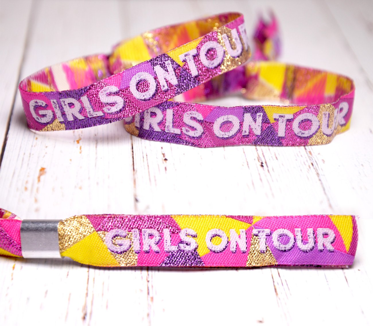 girls on tour wristbands